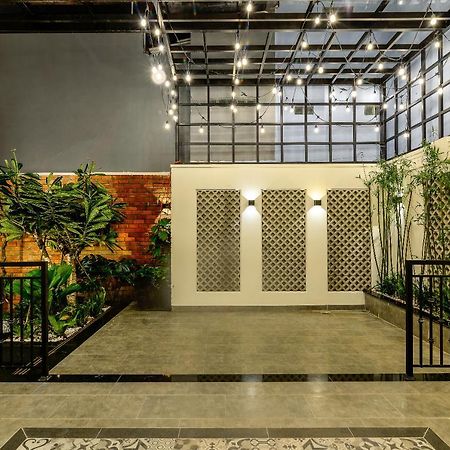 Cozrum Homes The Gallery Residence Ho Chi Minh City Bagian luar foto