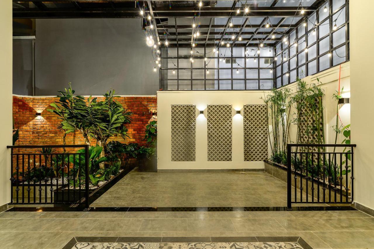 Cozrum Homes The Gallery Residence Ho Chi Minh City Bagian luar foto