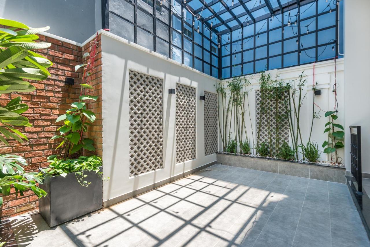 Cozrum Homes The Gallery Residence Ho Chi Minh City Bagian luar foto