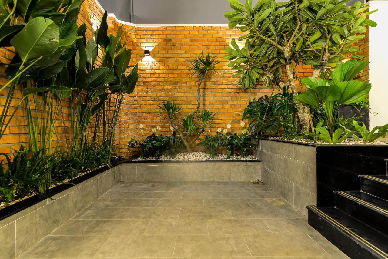 Cozrum Homes The Gallery Residence Ho Chi Minh City Bagian luar foto